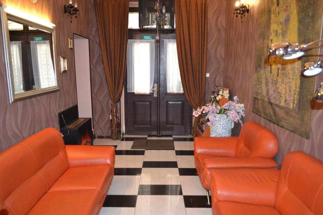 Aladin Praha Hotel Екстериор снимка