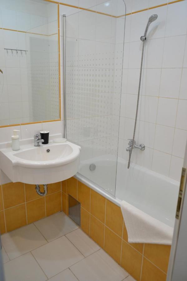 Aladin Praha Hotel Екстериор снимка