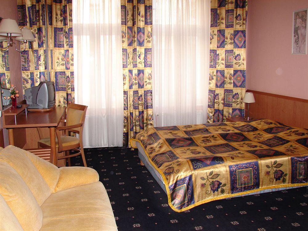 Aladin Praha Hotel Екстериор снимка